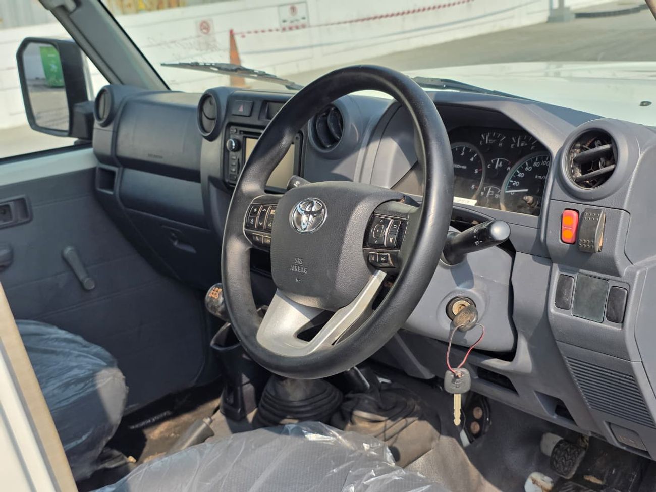 Toyota Land Cruiser 70 LC76 hardtop RHD 4WD 4.5L 1VD V8 Diesel Engine Manual Gear 5 Seats 5 Doors