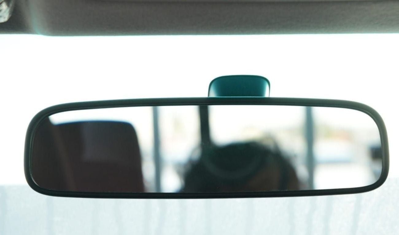 تويوتا هيلوكس SR5 2.7L 4WD A/T