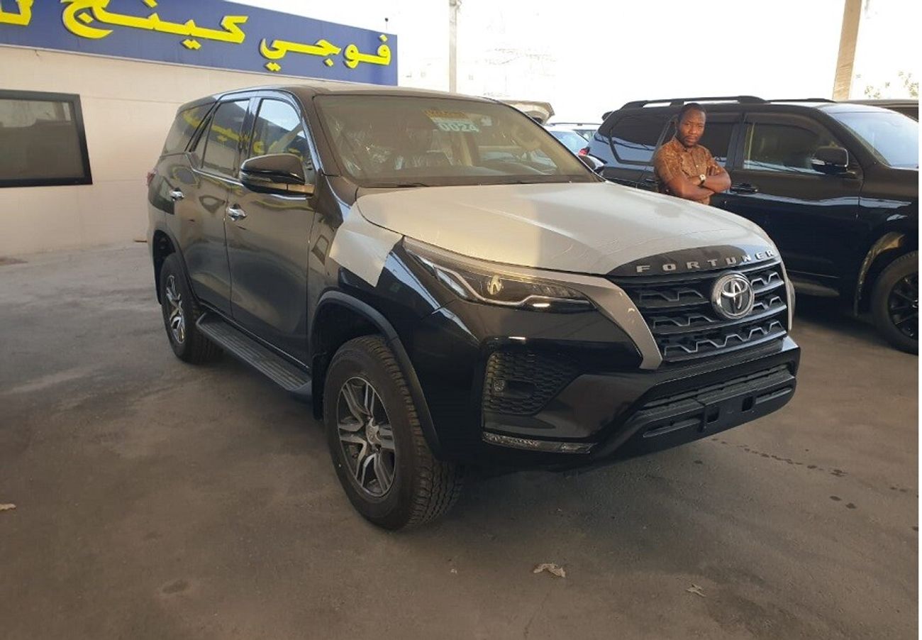 تويوتا فورتونر 2.7L (PETROL) SUV 4WD