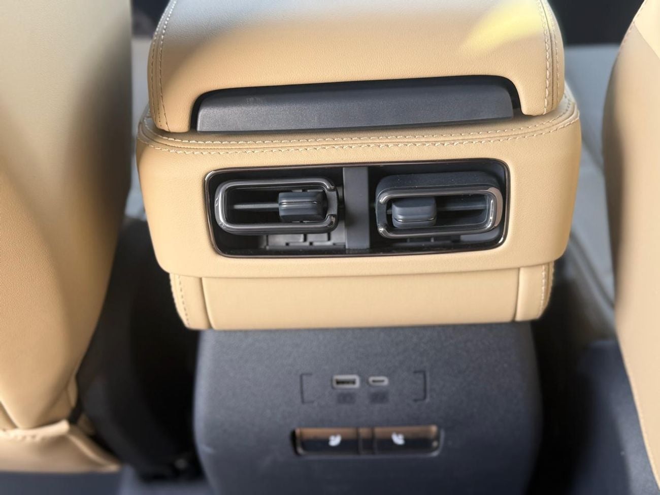 BYD Leopard 5 NAVIGATOR DOUBLE DIFFLOCK 1.5L PLUG-IN HYBRID FOR LOCAL +WARRANTY 5 YEARS OR UNLIMITED KILOMETER