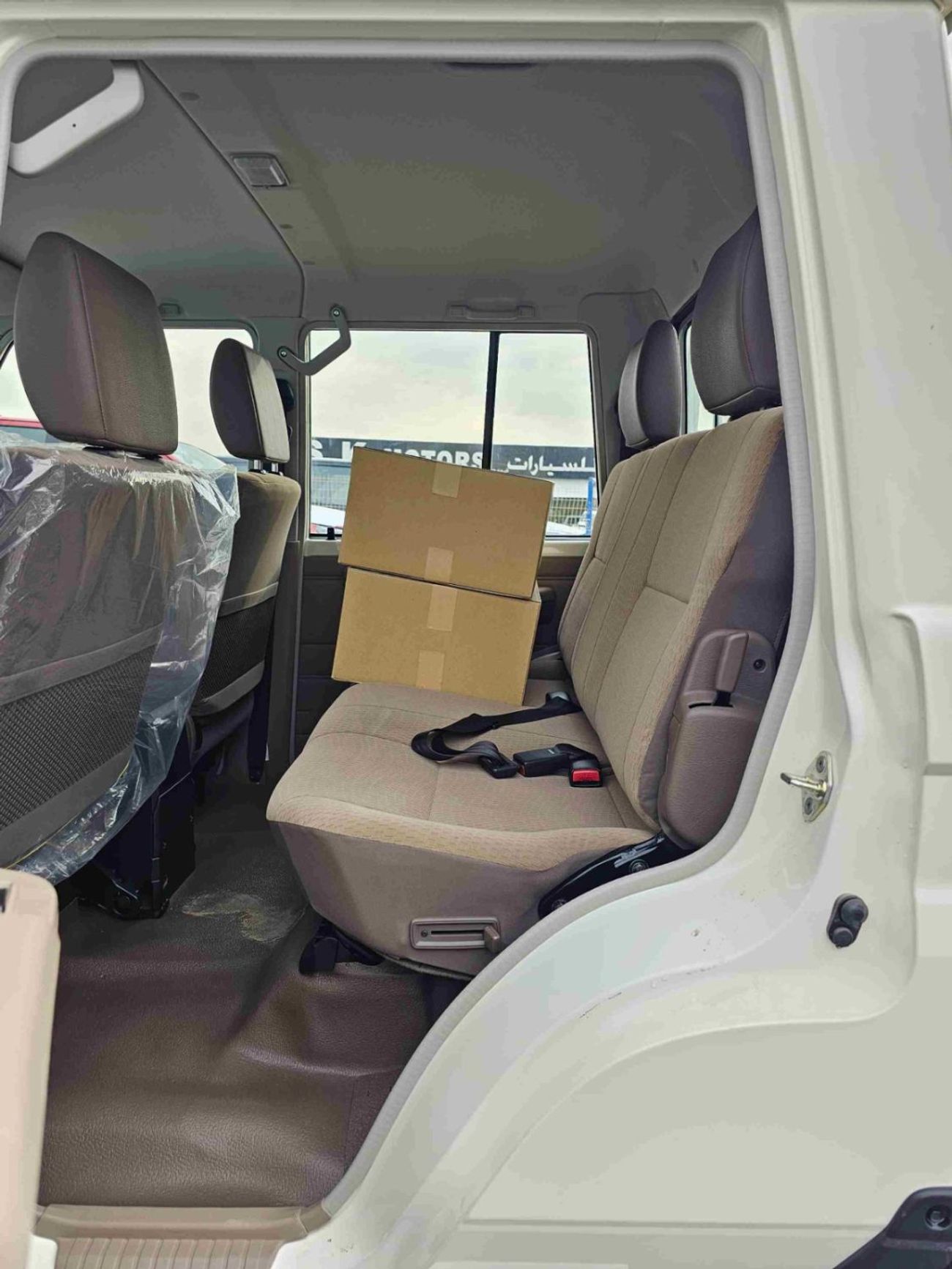 تويوتا لاند كروزر بيك آب LC79 / DOUBLE CABIN / 2.8L V4 DIESEL A/T / SNORKEL / 4WD (CODE # LC79)