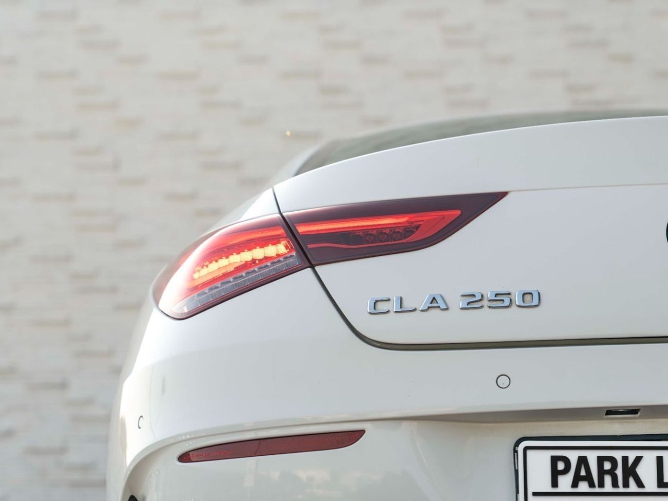 Mercedes-Benz CLA 250 Std 2.0L (221 HP)