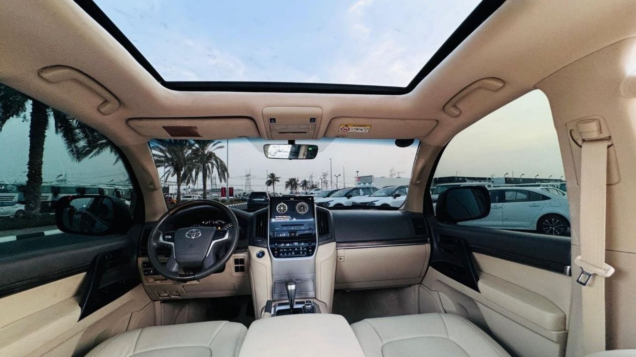 Toyota Land Cruiser PREMIUM CONDITION | 4.0L PETROL | SUNROOF | LHD | 2020 | COOL BOX | REAR VIEW CAMERA