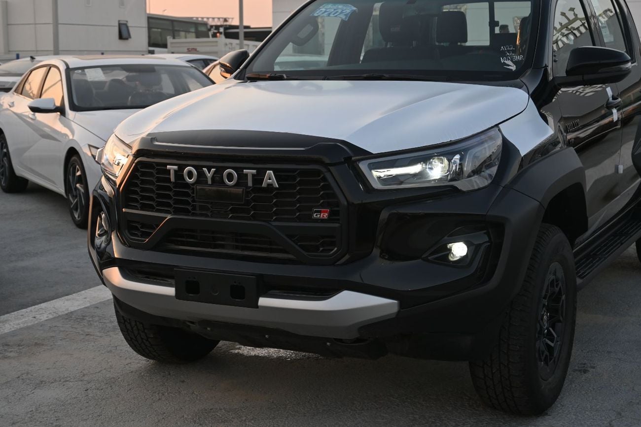 تويوتا هيلوكس GR SPORT 4.0L V6 4WD, Model 2026 Color Black