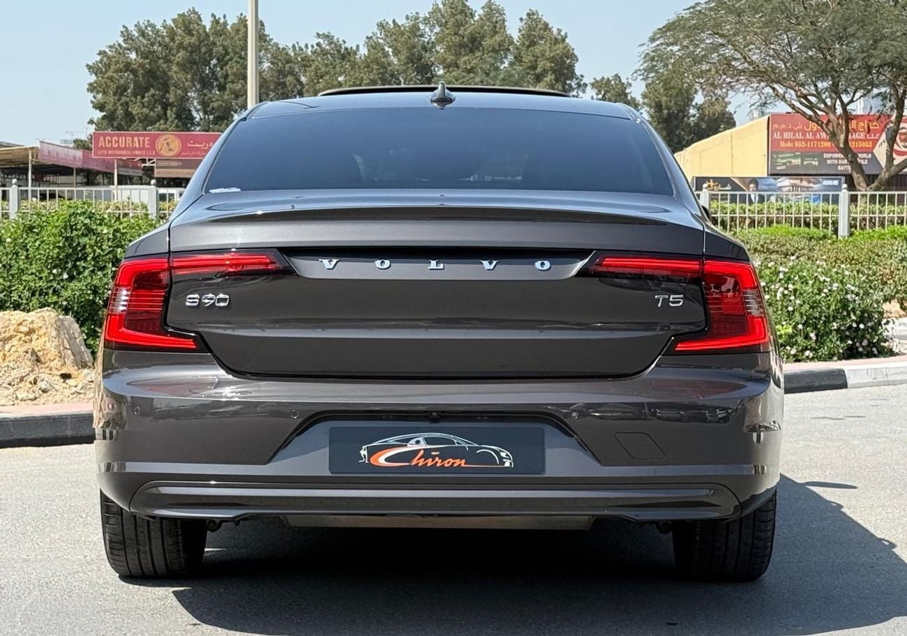 Volvo S90 T5 Momentum 2.0L  VOLVO S90T5 UNLIMITED BRIGHT MOMENTUM 2021 GCC FULL SERVICE HI
