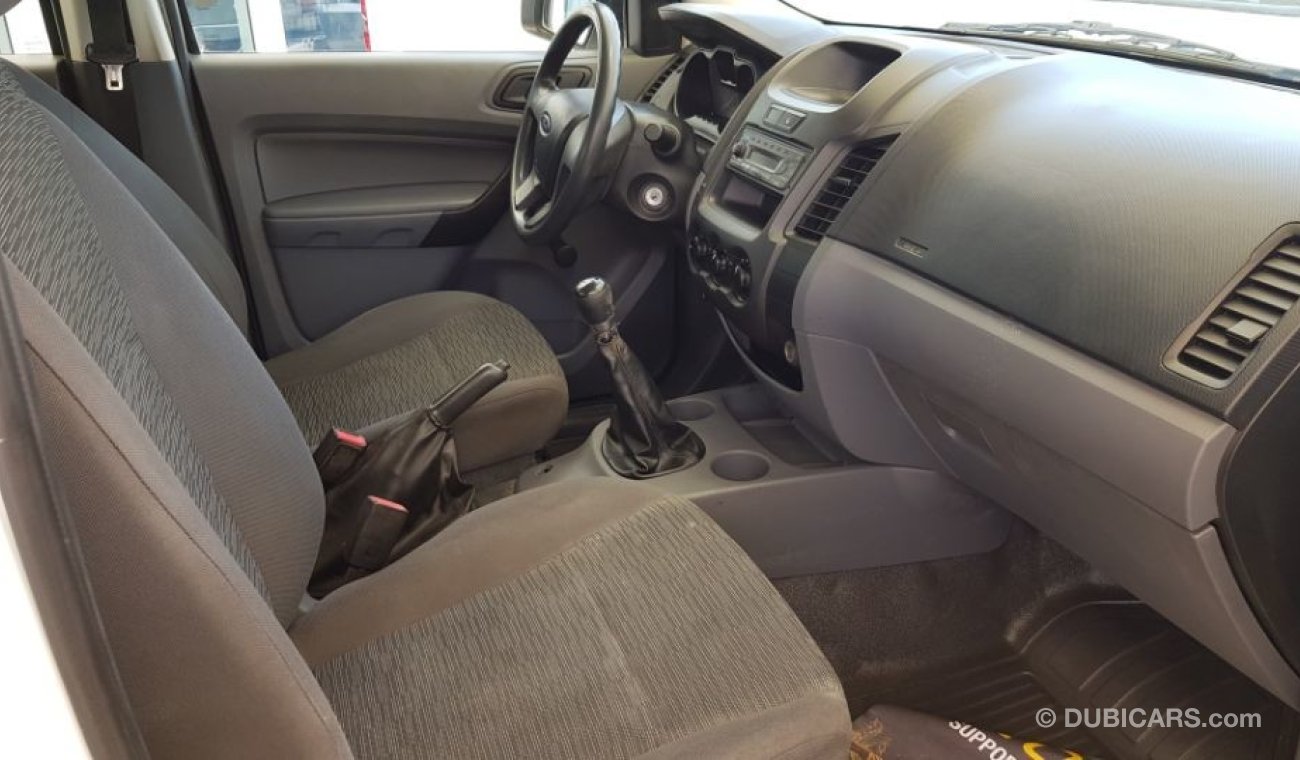 فورد رانجر 2015 model Gulf specs Manuel gear  4x4 ..fuel patrol