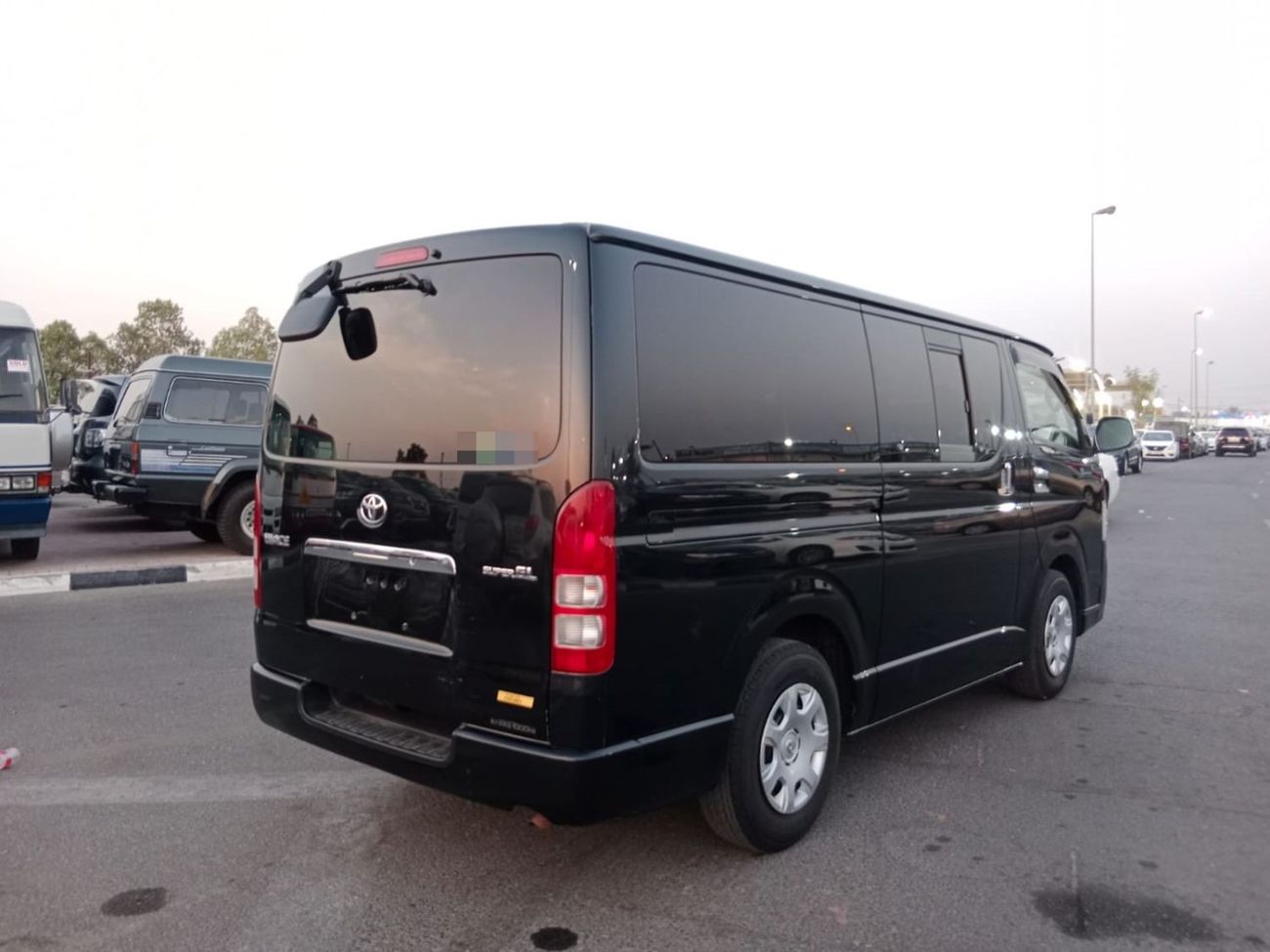 Toyota Hiace TOYOTA HIACE VAN RIGHT HAND DRIVE(PM74575)