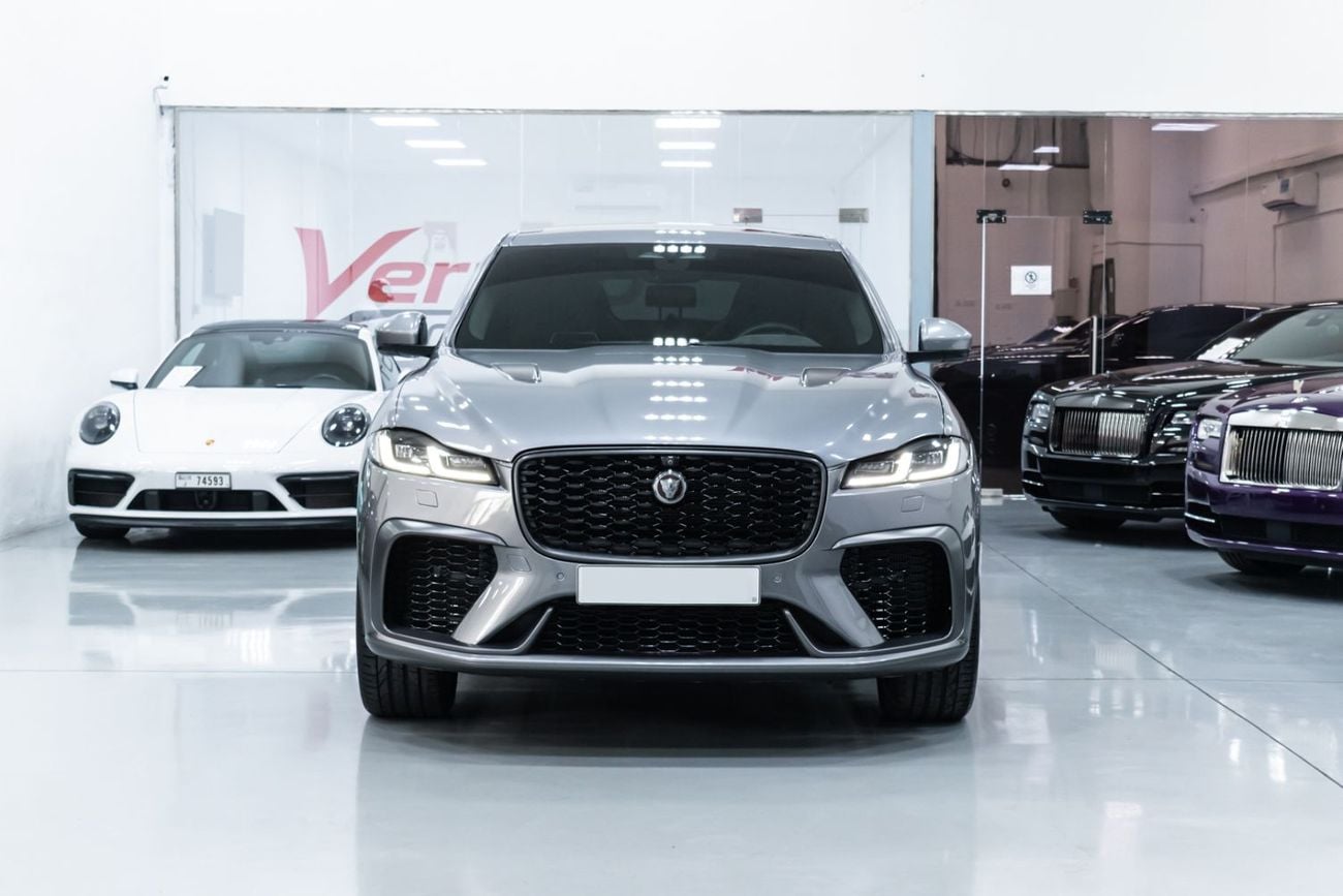 Jaguar F-PACE SVR
