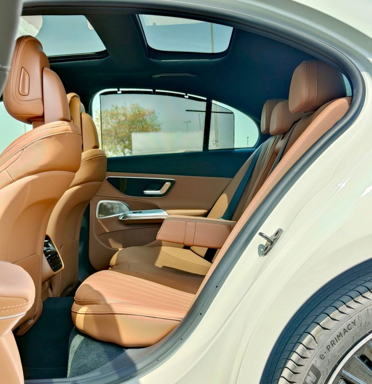 مرسيدس بنز E300 AMG Full Option Agency Warranty 2026 GCC