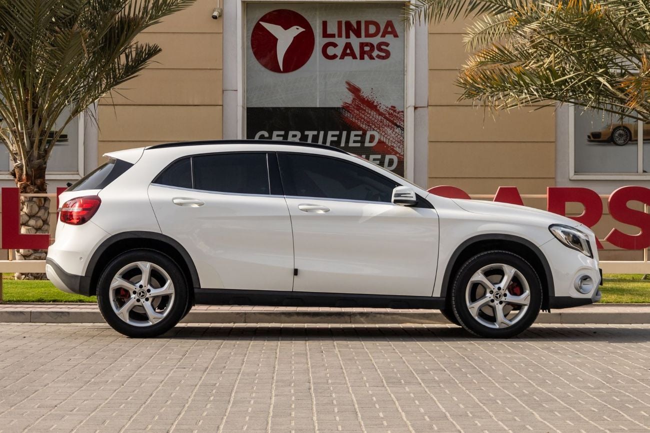 Mercedes-Benz GLA 220 Std 1.6L