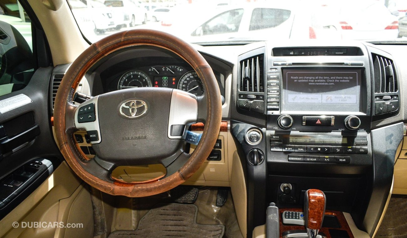 Toyota Land Cruiser GXR V6