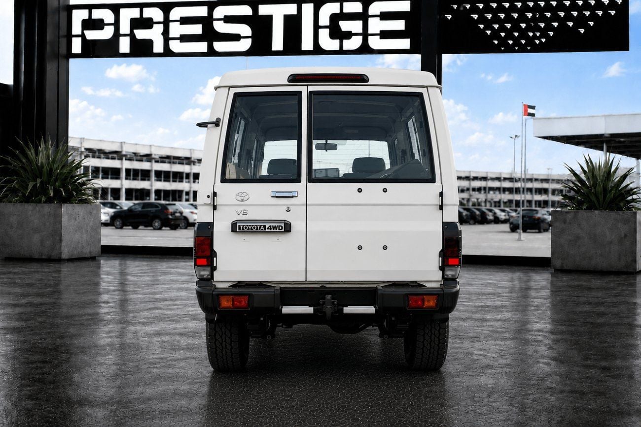 Toyota Land Cruiser LC78 Base V6 4WD Automatic GCC Specification