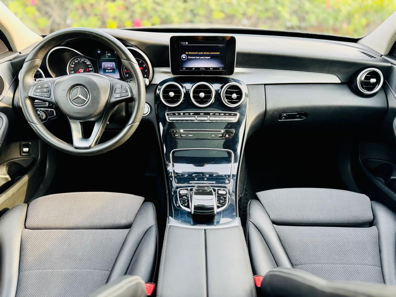 مرسيدس بنز C 200 MERCEDES C200 | GCC SPECS | CAR IS IN GOOD CONDITION |