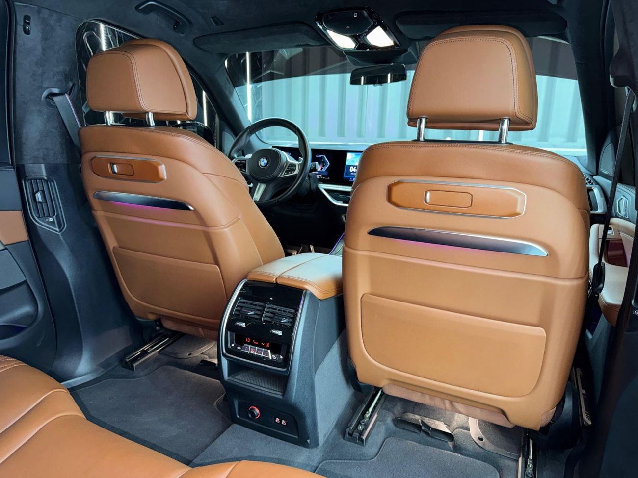 بي أم دبليو X7 40i M Sport Premium 3.0L 2024 BMW X7 xDrive40i, 2029 BMW Warranty + Service Pack, Fully Loaded, 7 Se