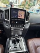 Toyota Land Cruiser VXR 5.7L AWD