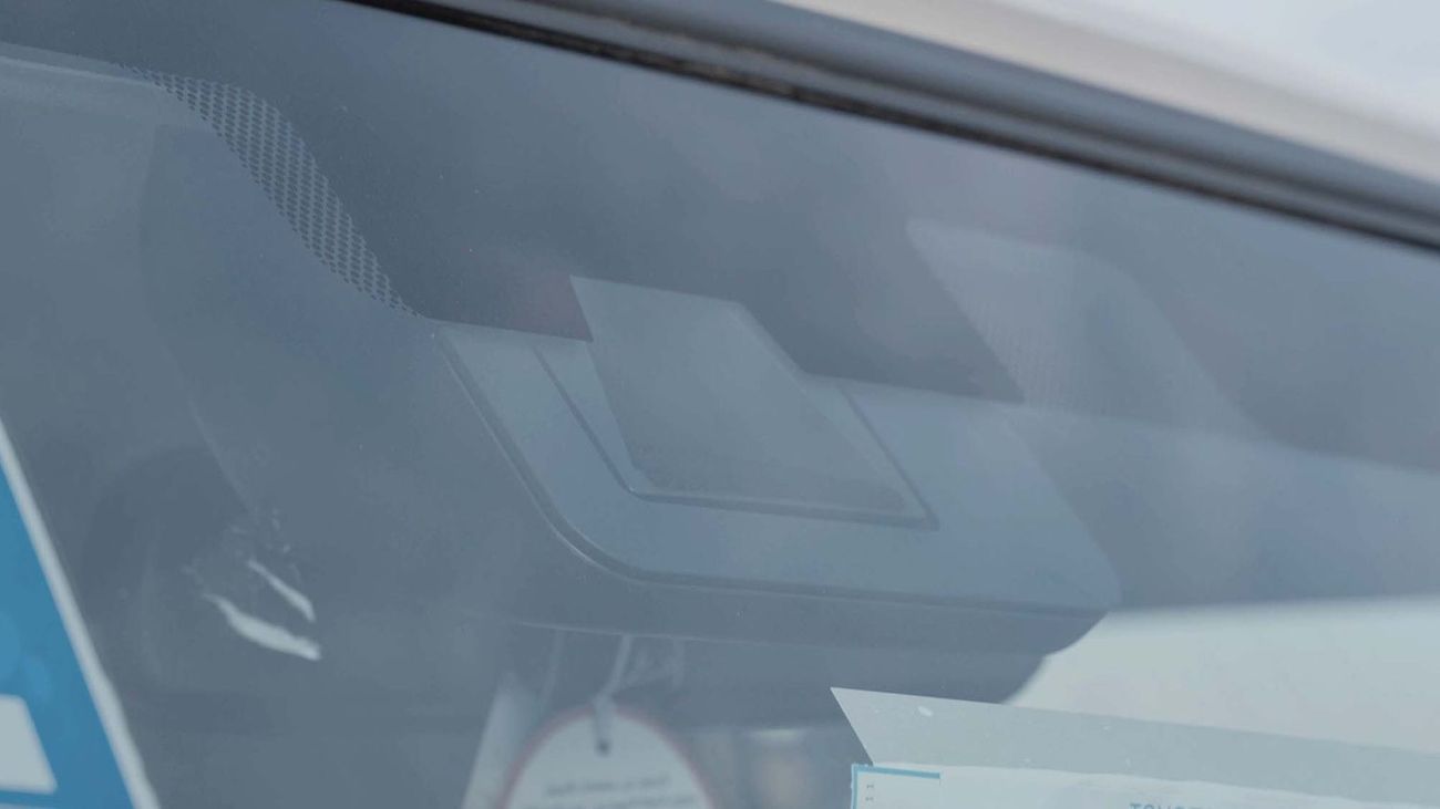 Toyota Land Cruiser Pick Up 2025 Toyota Land Cruiser LC79 2.8L SC AT Diesel Full Option (Beige)