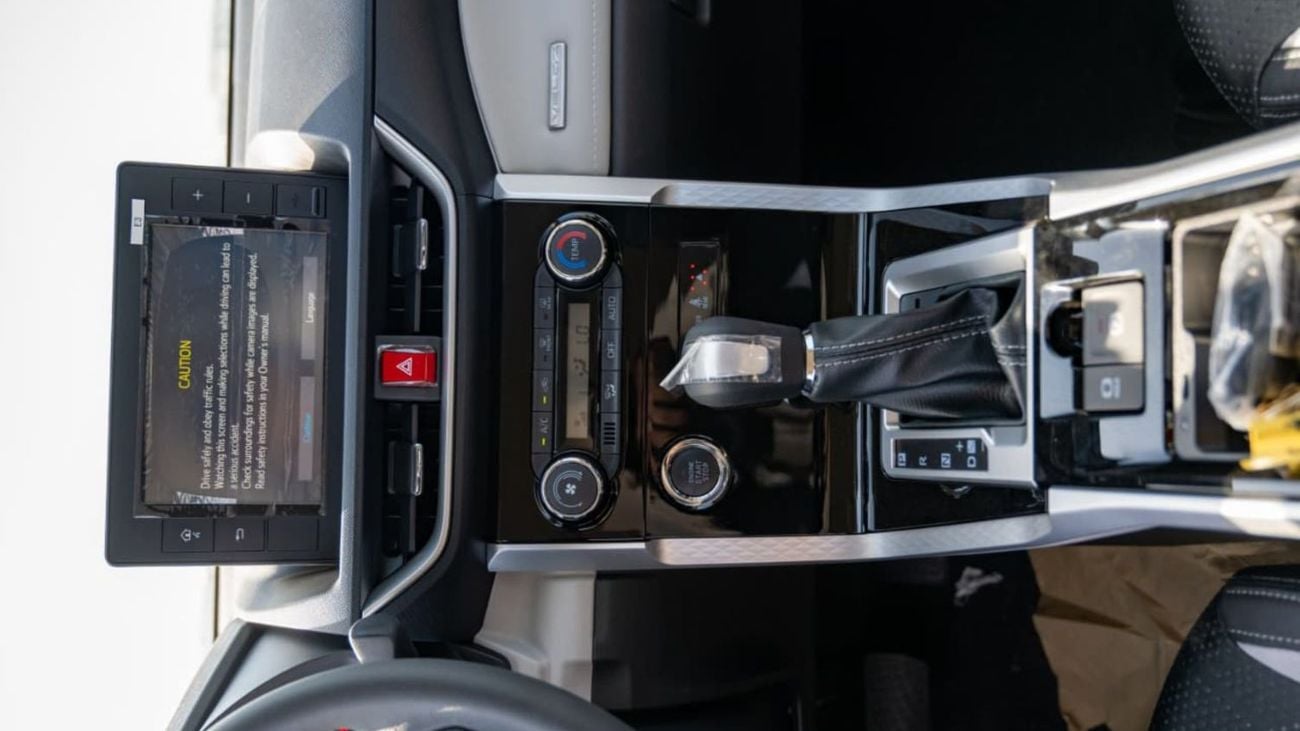 تويوتا فيلوز 1.5L Petrol | 7 Seater | 4 Door