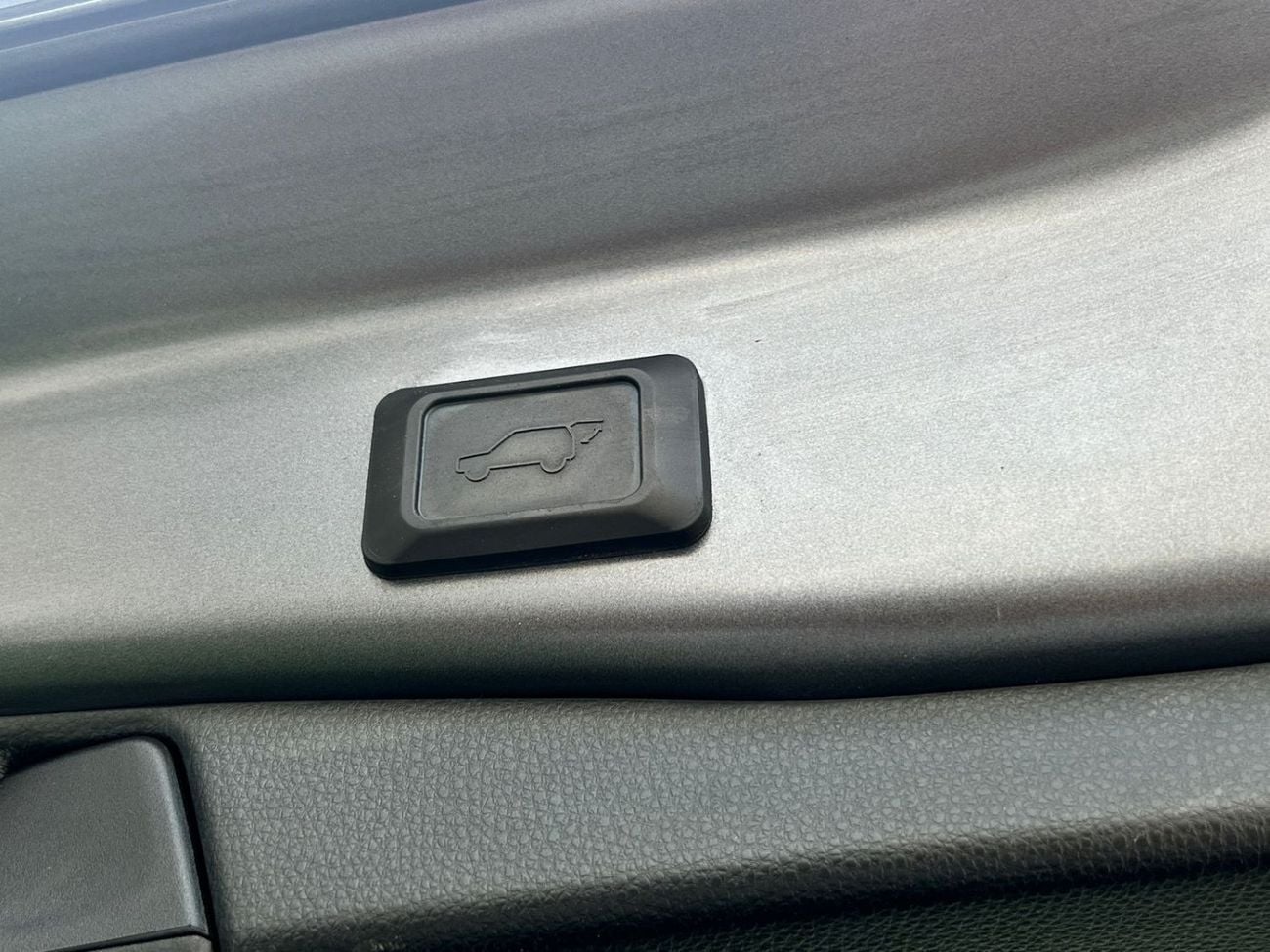 تويوتا راف ٤ XLE LE 2.0L FWD Petrol (Right Hand)