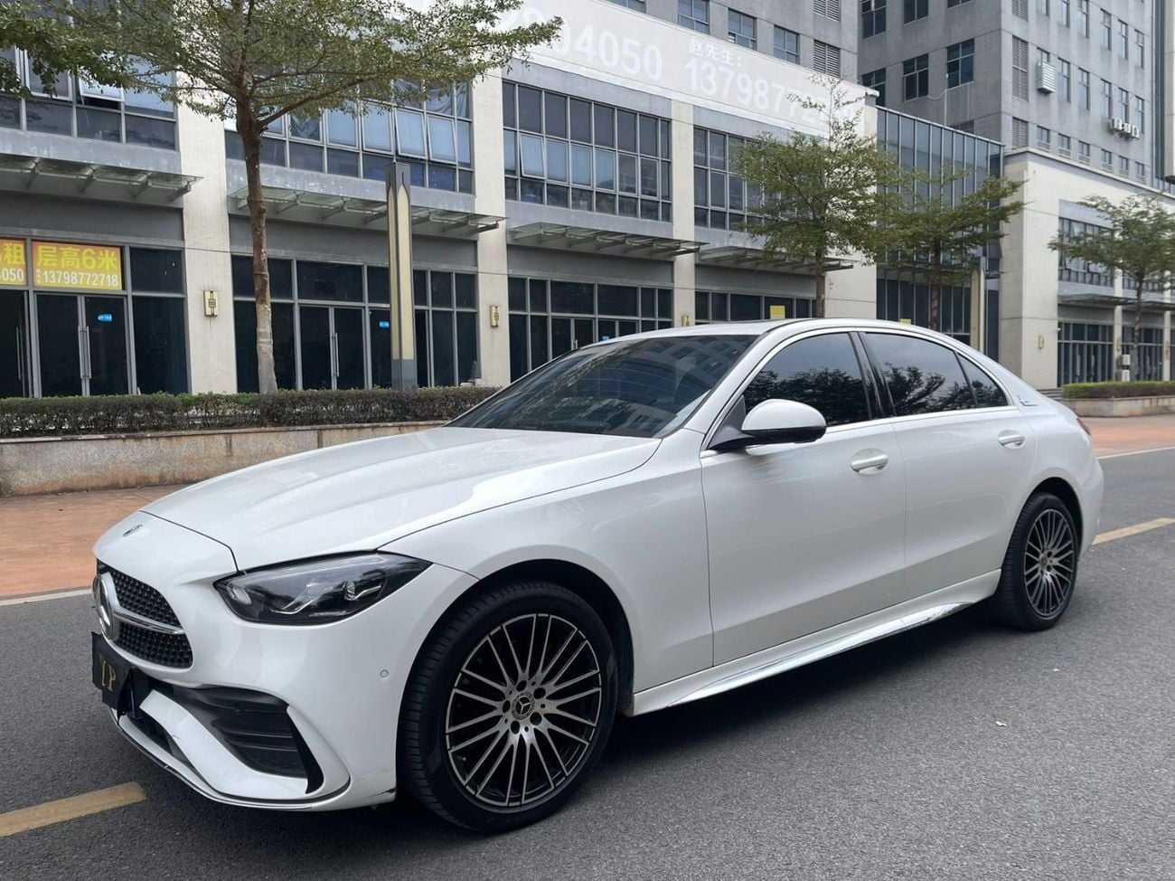 مرسيدس بنز C200 L