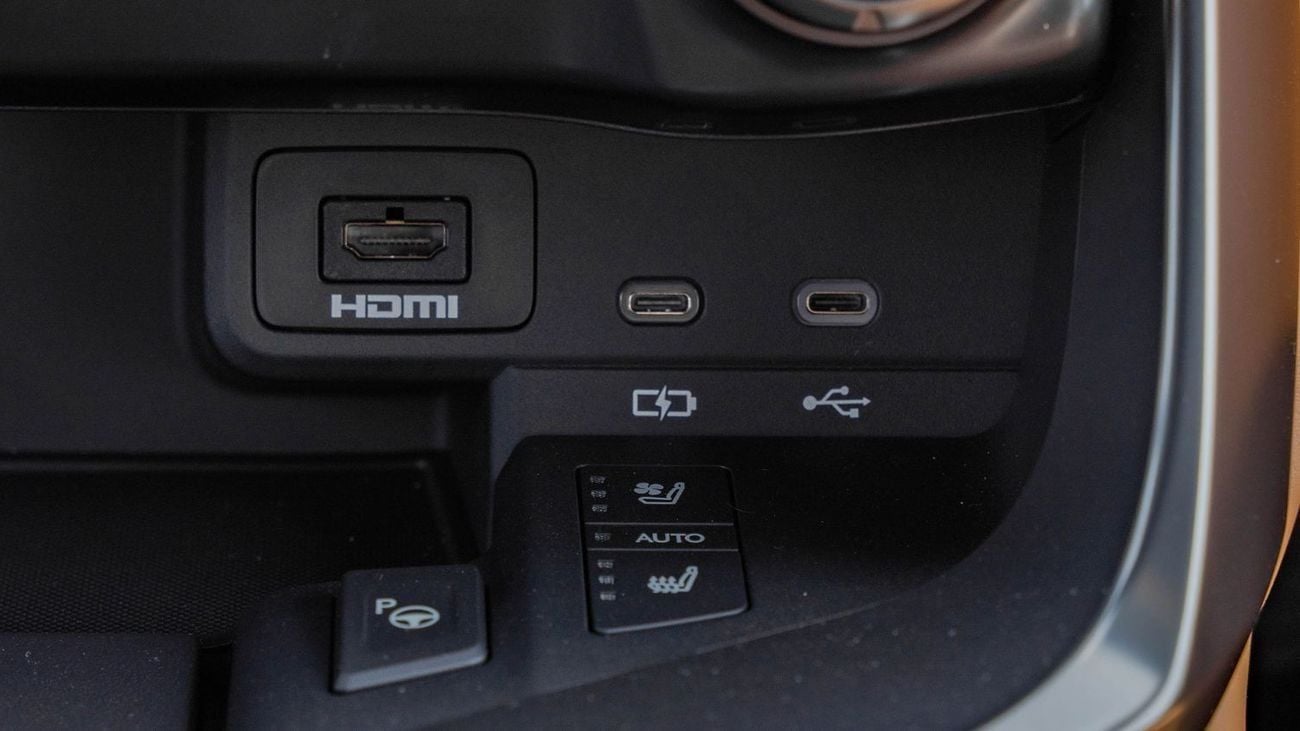 Lexus LX 700h 2025 Lexus LX700h Signature 3.5L AT Hybrid (7seats)