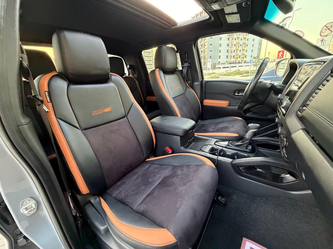 نيسان فرونتير Pro4X 3.8L Petrol with Sunroof Full Option