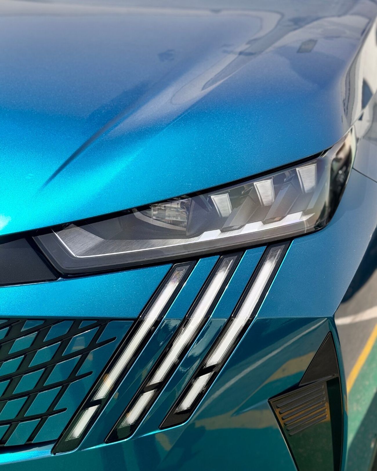 Peugeot 5008 NEW PEUGEOT 5008 GT - 1.6T - (2025 MODEL) GCC specs