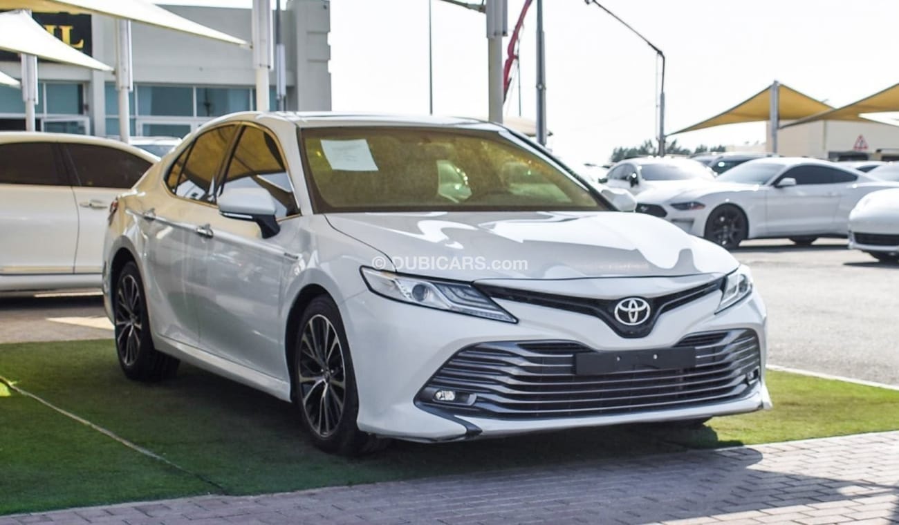 Used Toyota Camry SE+ 2019 for sale in Sharjah - 701740
