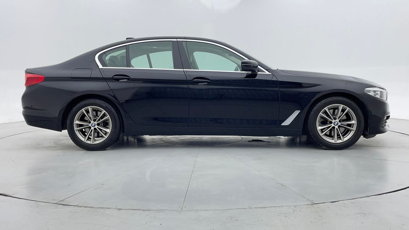 BMW 520i EXCLUSIVE 2 | Zero Down Payment | Home Test Drive