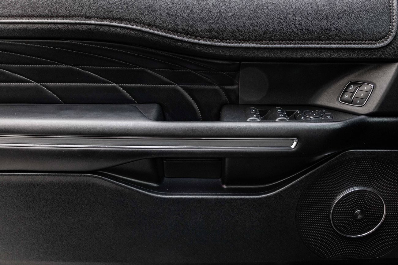 Ford Expedition Expedition Platinum | 2,350 P.M | 0% Downpayment | Extraordinary Condition!