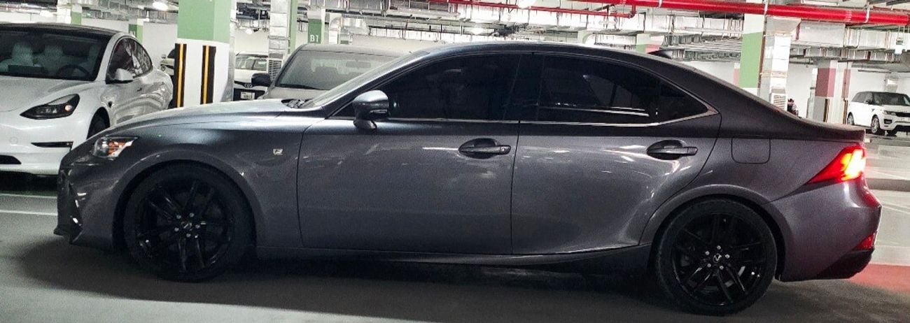 Lexus IS300 F Sport 3500CC 6 Cylinder