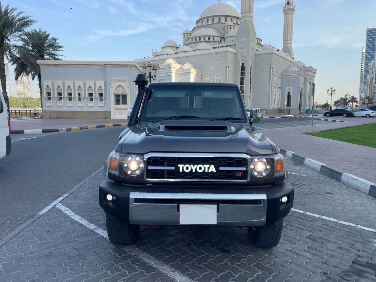 Toyota Land Cruiser Pick Up DIESEL 4.5 LITER ,RIGHT HAND DRIVE MANUAL TRANSMISSION