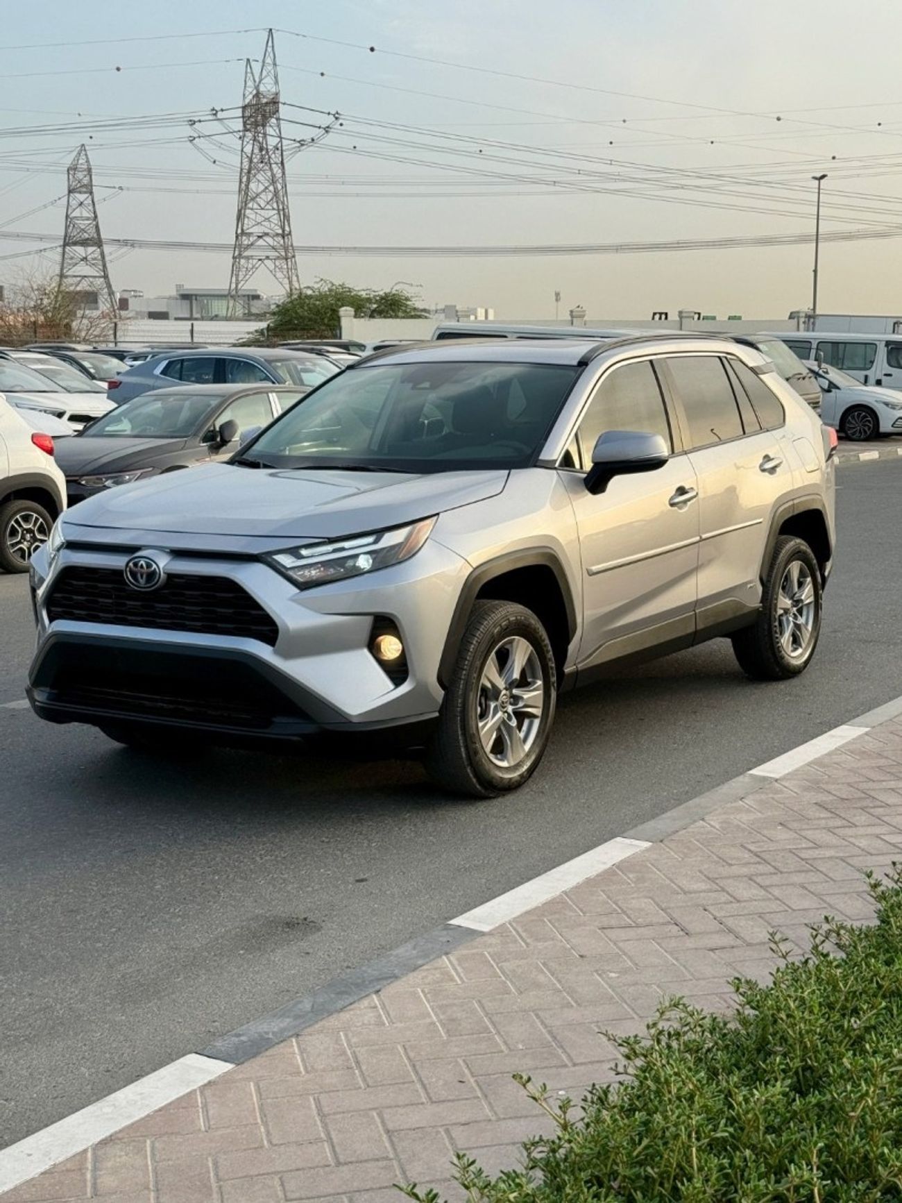 تويوتا راف ٤ XLE 2.5L