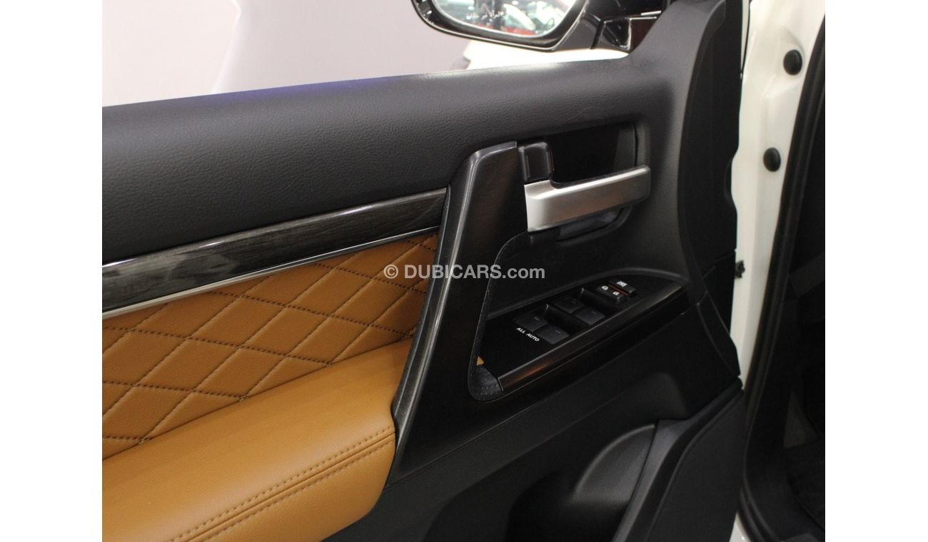 Toyota Land Cruiser Grand touring V6