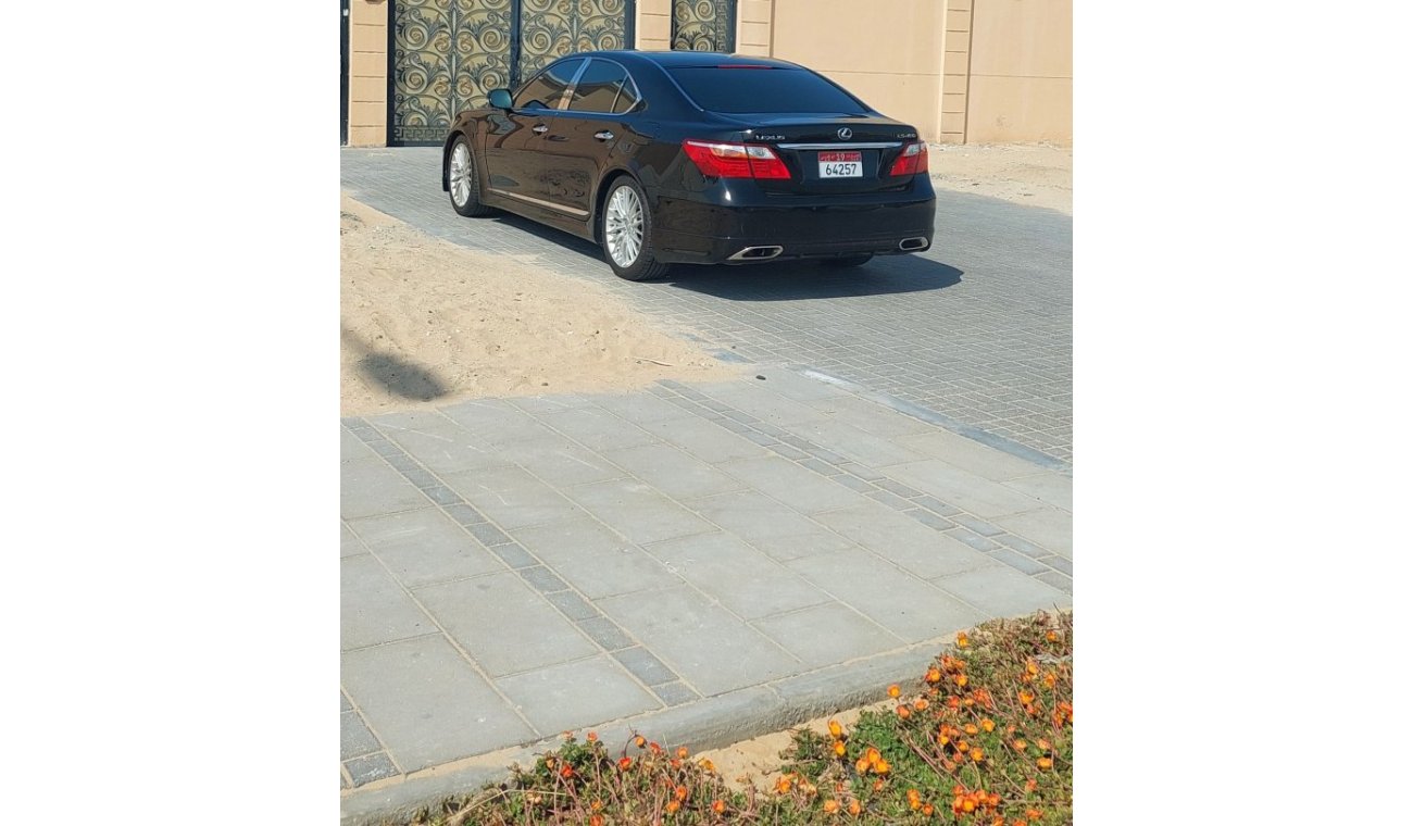 لكزس LS 460 F Sport