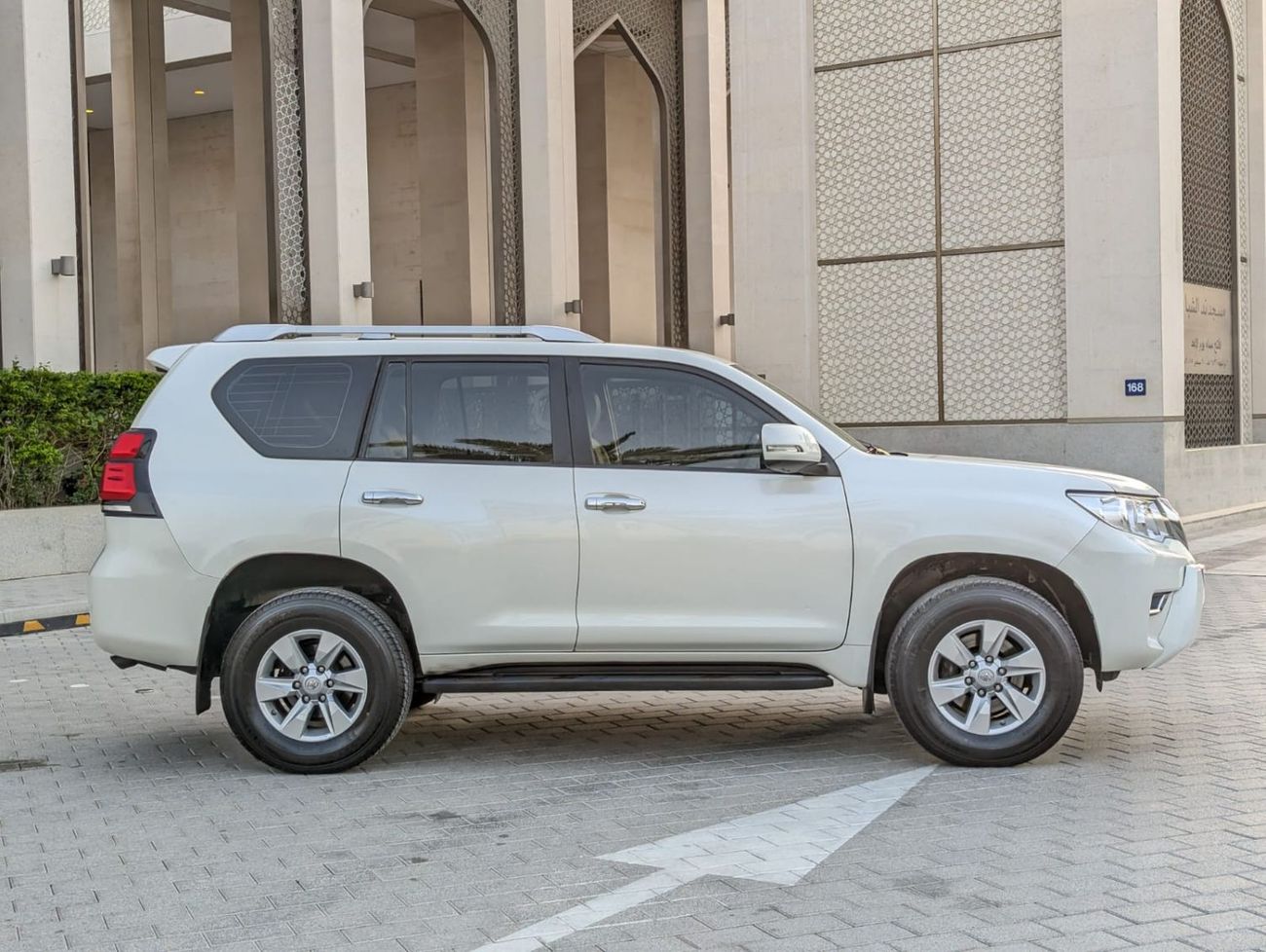 تويوتا برادو Toyota Prado 2.7L white 2020 LHD