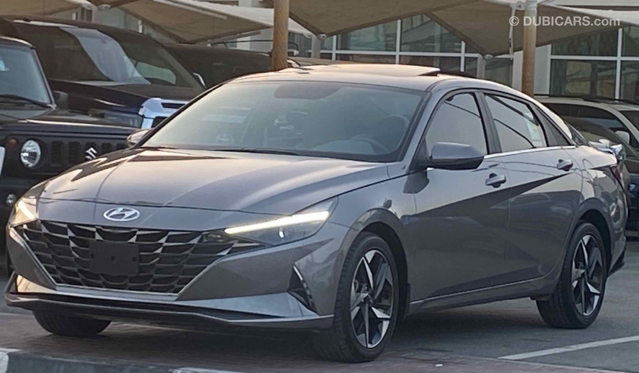 Hyundai Elantra full option GCC