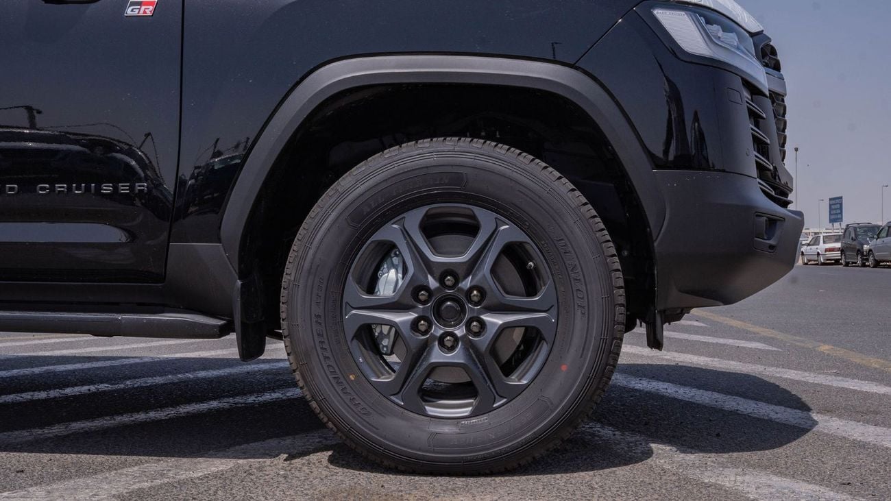 تويوتا لاند كروزر 2025 Toyota Land Cruiser 300 GR-Sport 3.5L AT Petrol (Black-red)