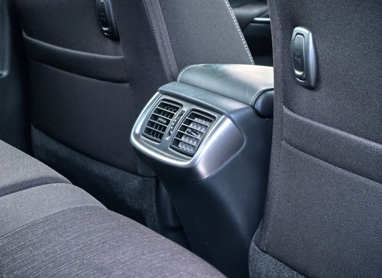 Toyota Hilux SGLX 2025 TOYOTA HILUX 2.7L PETROL MANUAL TRANSMISSION