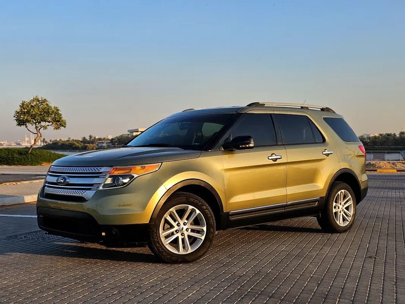 فورد إكسبلورر GCC Premium Condition 7 Seater SUV