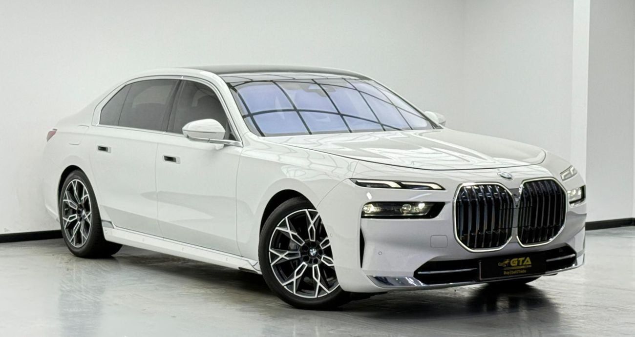 بي أم دبليو 735i *Brand New* 2025 BMW 735i Exclusive Pure, 2030 BMW Warranty + Service Pack, Delivery Kms, GCC