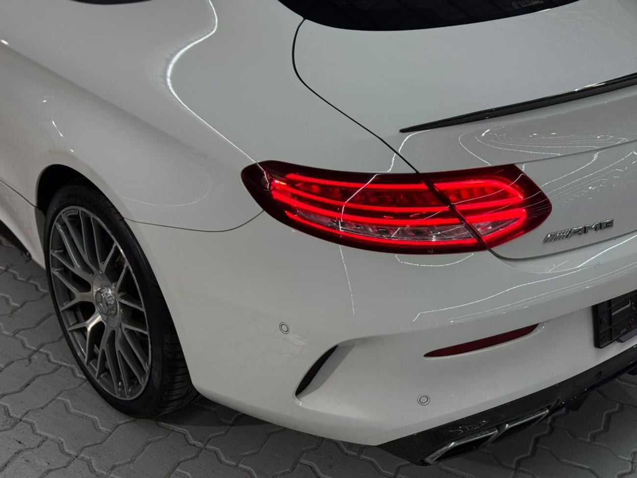 مرسيدس بنز C 63 AMG Std 4.0L Coupe