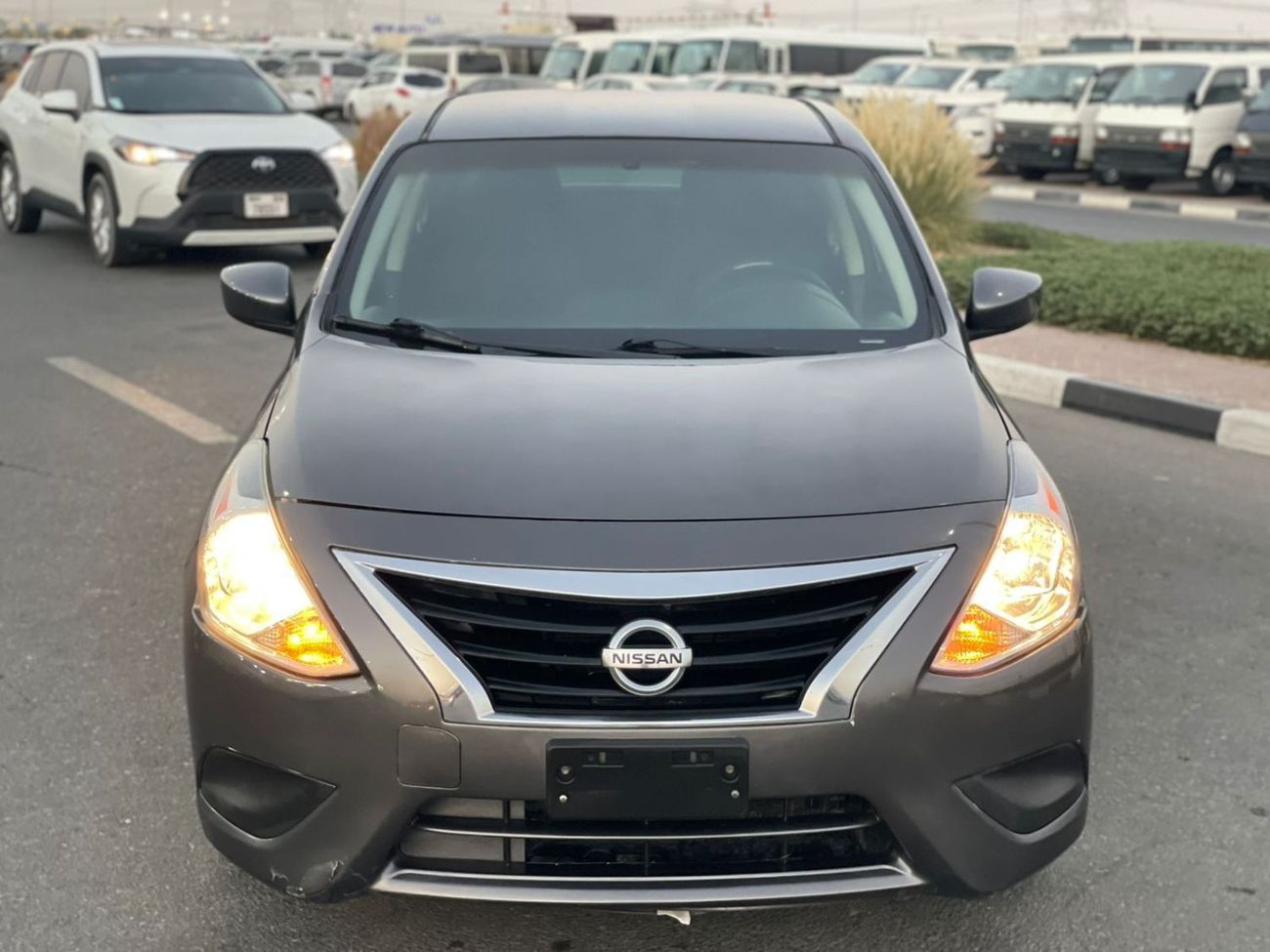 Nissan Versa 2017 Nissan Versa (Sunny) SV 1.5L V4 MidOption  Economical