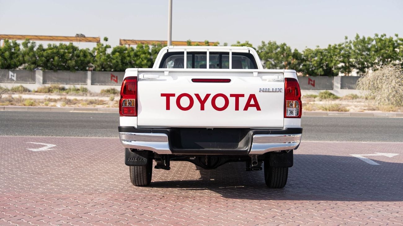 تويوتا هيلوكس 2025 Toyota Hilux Single Cab 2.7 - Super White Inside Red | Export Only
