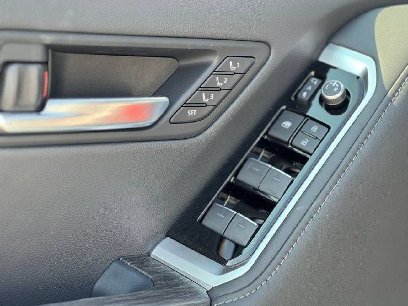 Toyota Land Cruiser VXR 3.3L DSL A/T // 2025 // FULL OPTION WITH RADAR , 360 CAMERA , LEATHER & POWER & COOLING SEATS //