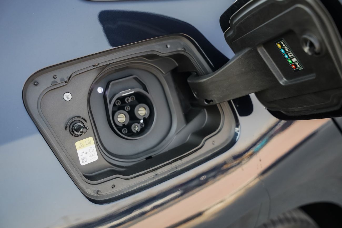 بي أم دبليو i5 2025 BMW i5 e-Drive 40L M-Sport package RWD 0km