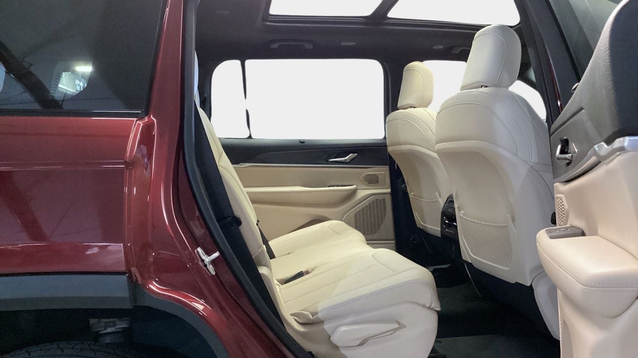 جيب شيروكي Limited Plus | شامل الضمان | 0 ﺪﻔﻋﺓ ﺃﻮﻟﻯ