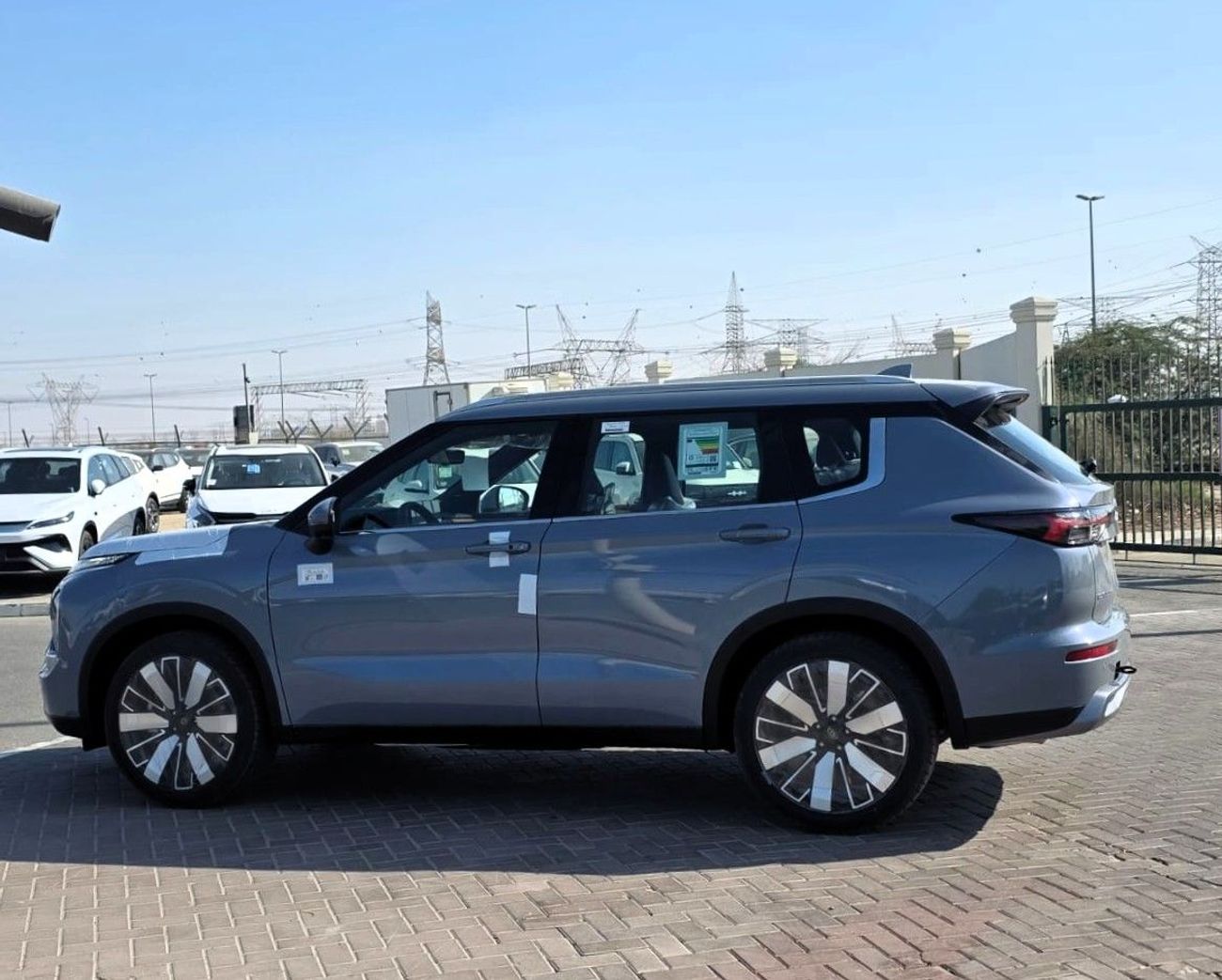 Mitsubishi Outlander Mitsubishi Outlander P-Line 2.5L 2026 Grey Petrol