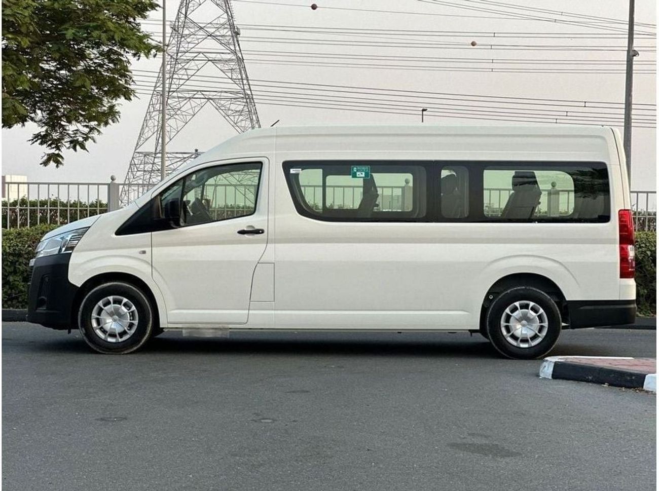 تويوتا هاياس 3.5L PETROL HIGH ROOF 13 SEATER AUTOMATIC TRANSMISSION