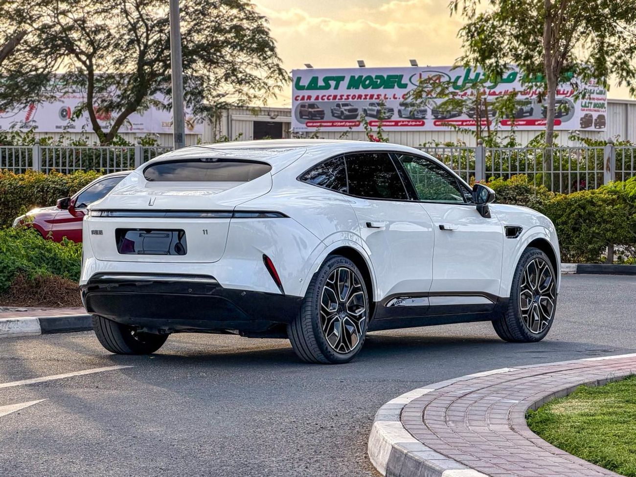 أفاتر 11 Premium AWD