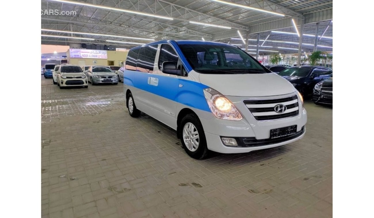 Hyundai Grand Starex